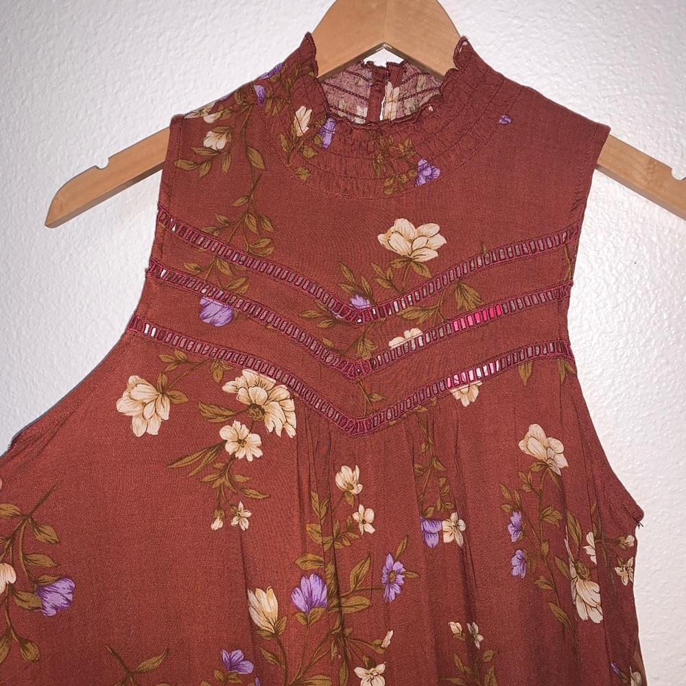 ❌SOLD❌ Xhilaration Sleeveless Floral Dress - Picture 3 of 6